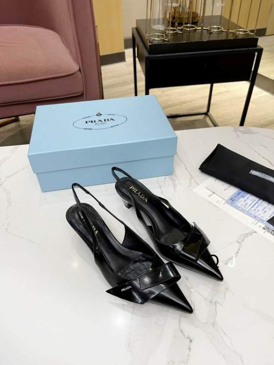 Picture of Prada Shoes _SKUPradasz35-40519118.5CM4CXJ0705